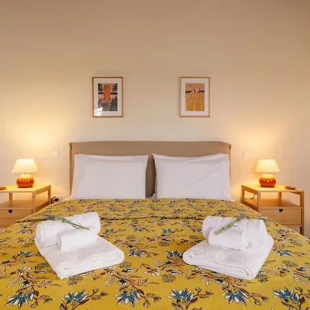 Avles Casa de Férias Mélanes