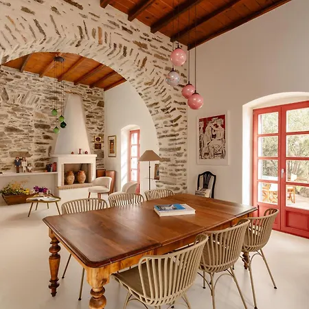 Avles Casa de Férias Mélanes